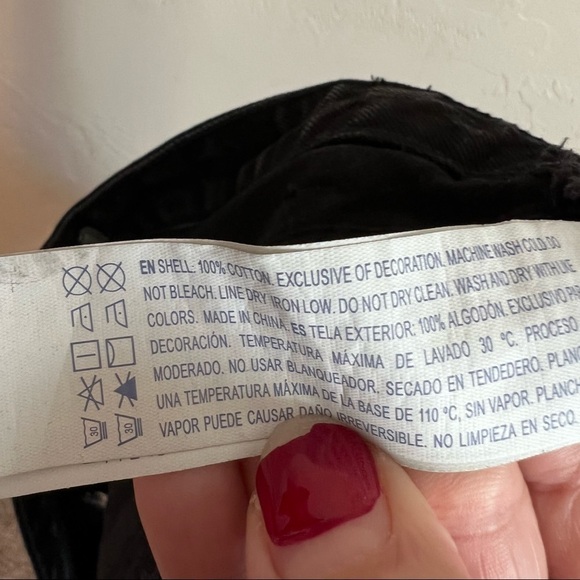 Forever 21 Black Distressed Raw Hem Denim Shorts - Picture 9 of 9